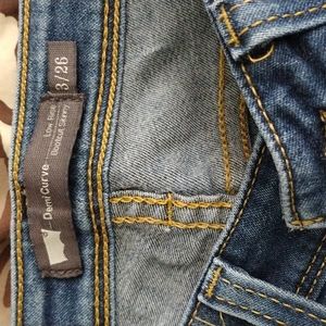 LEVI'S SKINNY DENIM CURVE SIZE 3/26 JEANS LENGTH 30 BOOTCUT